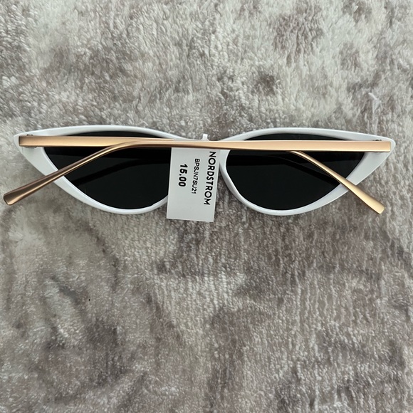 NWT Nordstrom white and gold sunglasses - Picture 5 of 5